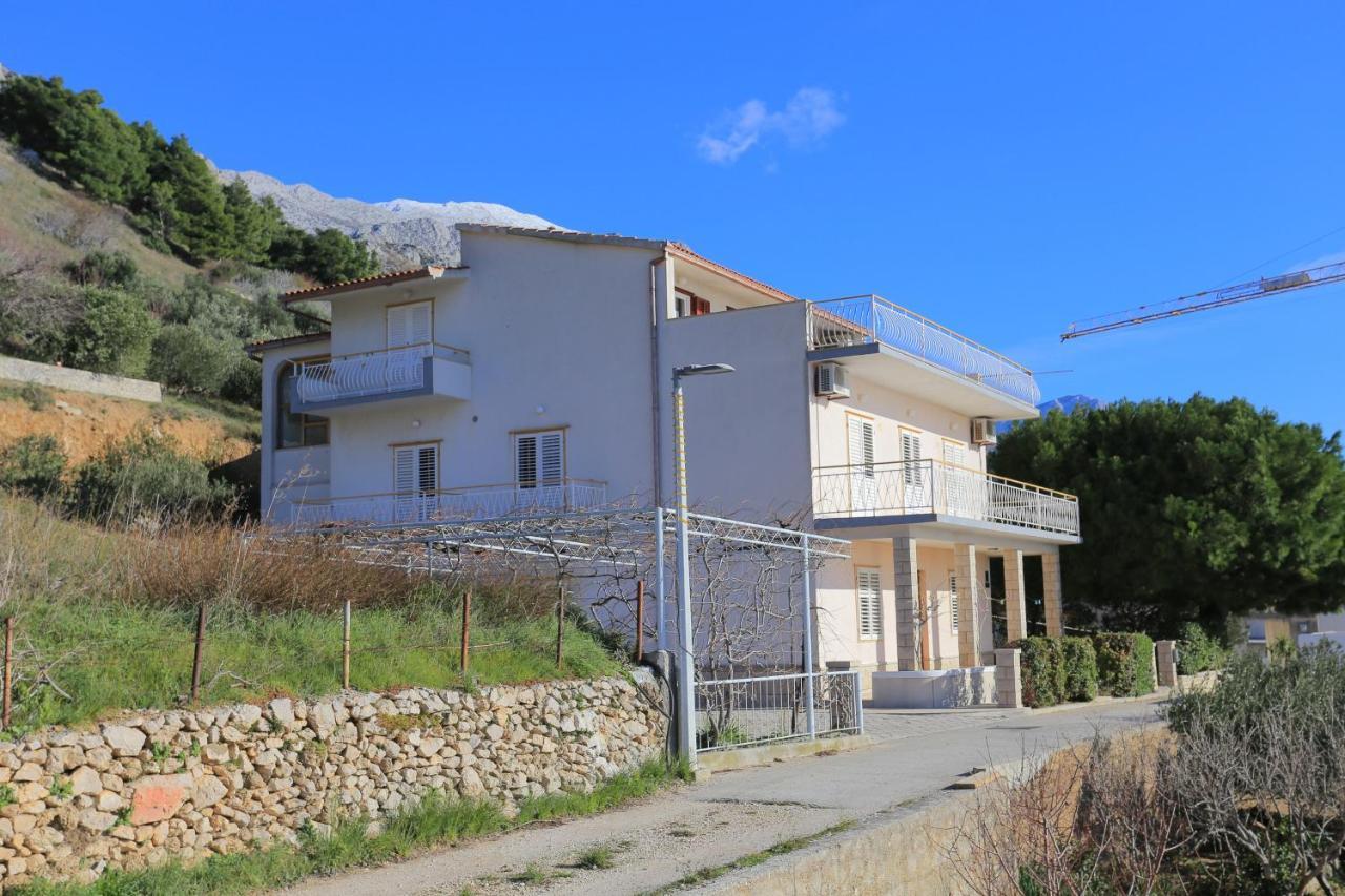 Apartments With A Parking Space Brela, Makarska - 18495 Exterior foto