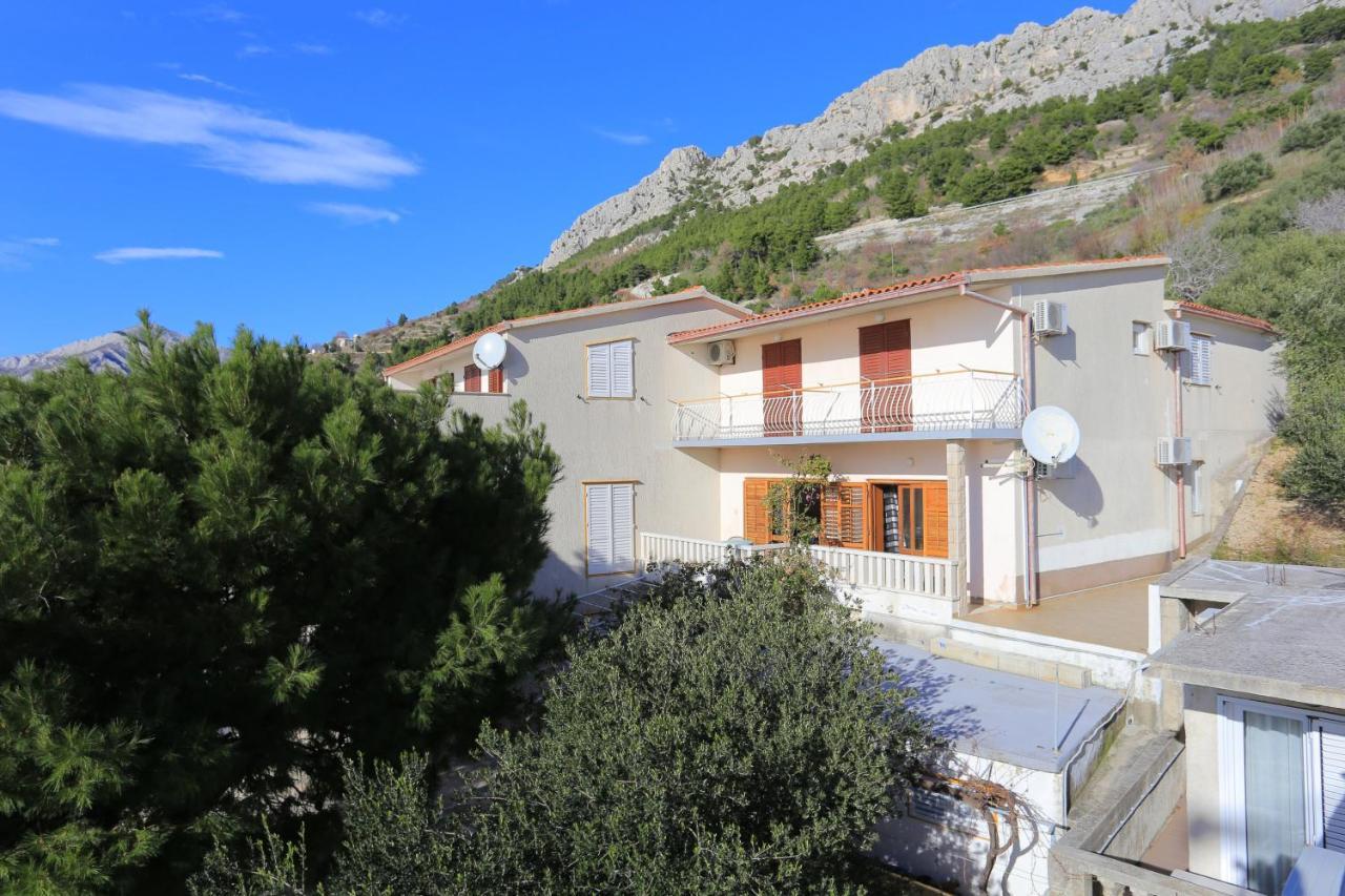 Apartments With A Parking Space Brela, Makarska - 18495 Exterior foto