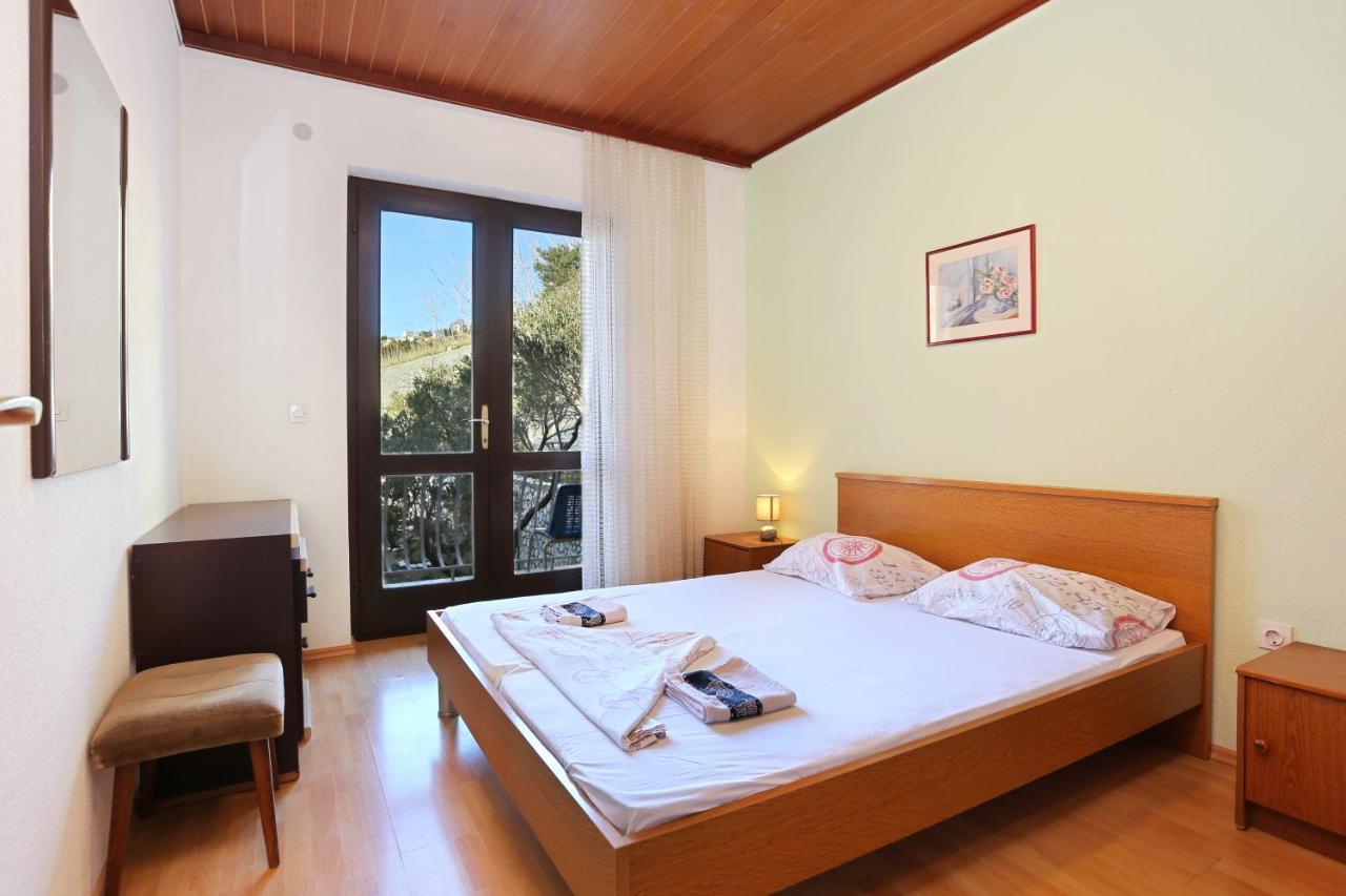 Apartments With A Parking Space Brela, Makarska - 18495 Exterior foto