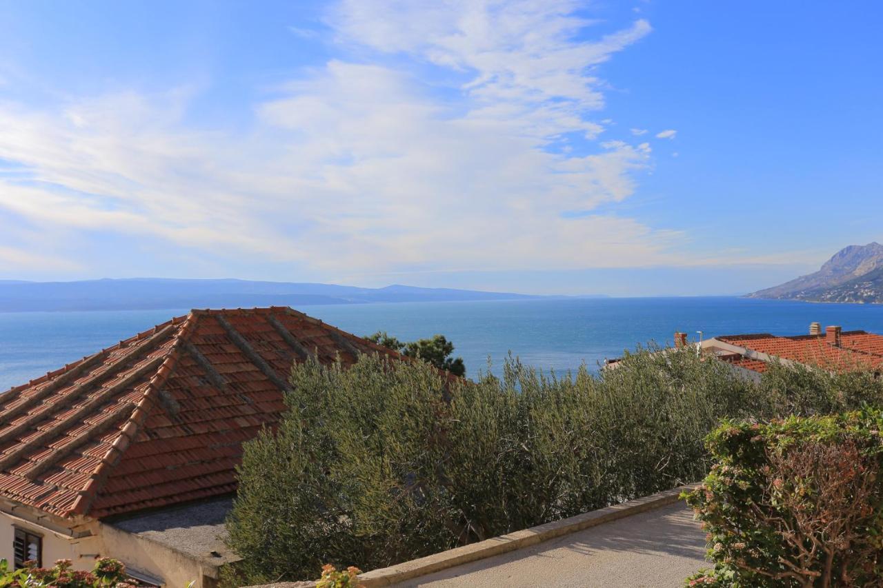 Apartments With A Parking Space Brela, Makarska - 18495 Exterior foto
