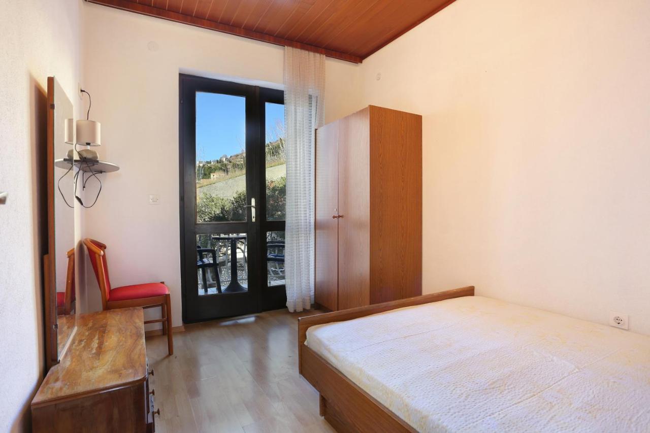 Apartments With A Parking Space Brela, Makarska - 18495 Exterior foto