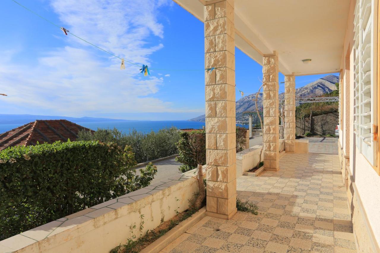 Apartments With A Parking Space Brela, Makarska - 18495 Exterior foto